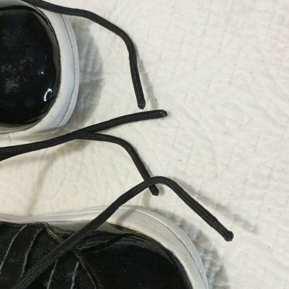 Air Jordan 11 Retro Low Toddler Size 7C Black & Yellow - Picture 9 of 10